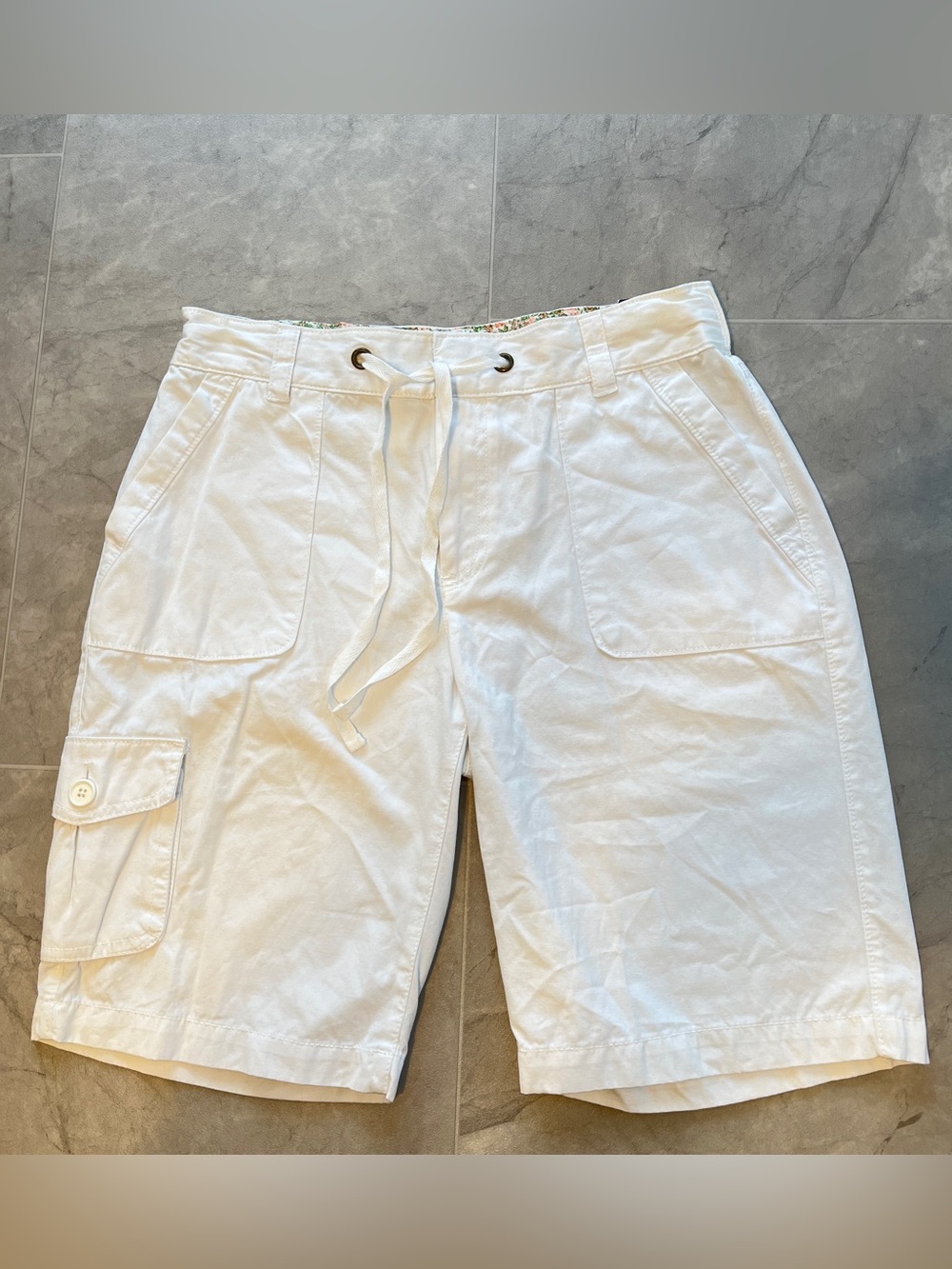 Basic Editions women’s White Cargo Drawstring Shorts size S/C Cotton with zip